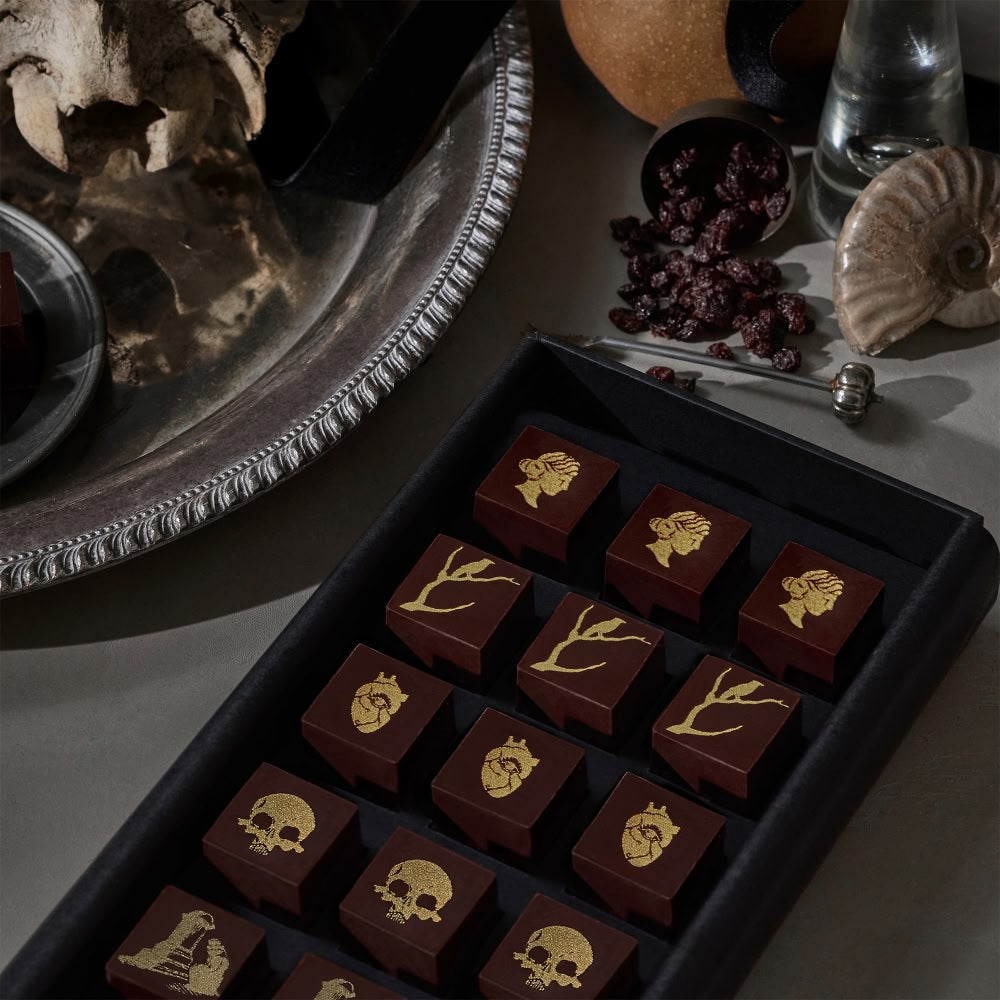 Raven Collection bonbons with cordial glass
